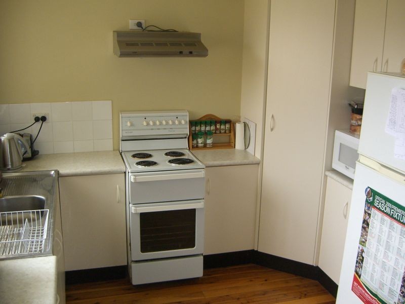 24 Murringo Street, Young NSW 2594