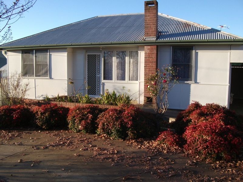 119 Berthong Street, Young NSW 2594