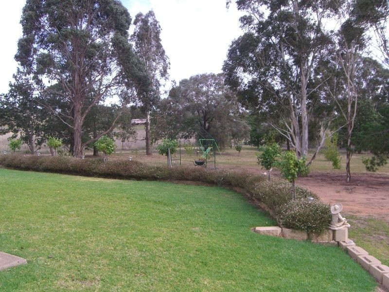 20 Pitstone Road, Young NSW 2594