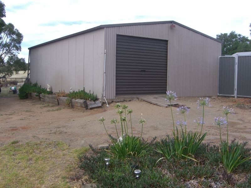 20 Pitstone Road, Young NSW 2594