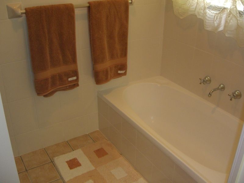 20 Pitstone Road, Young NSW 2594