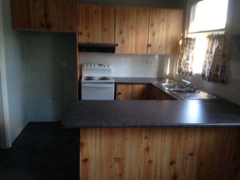 20 Binalong Street, Young NSW 2594