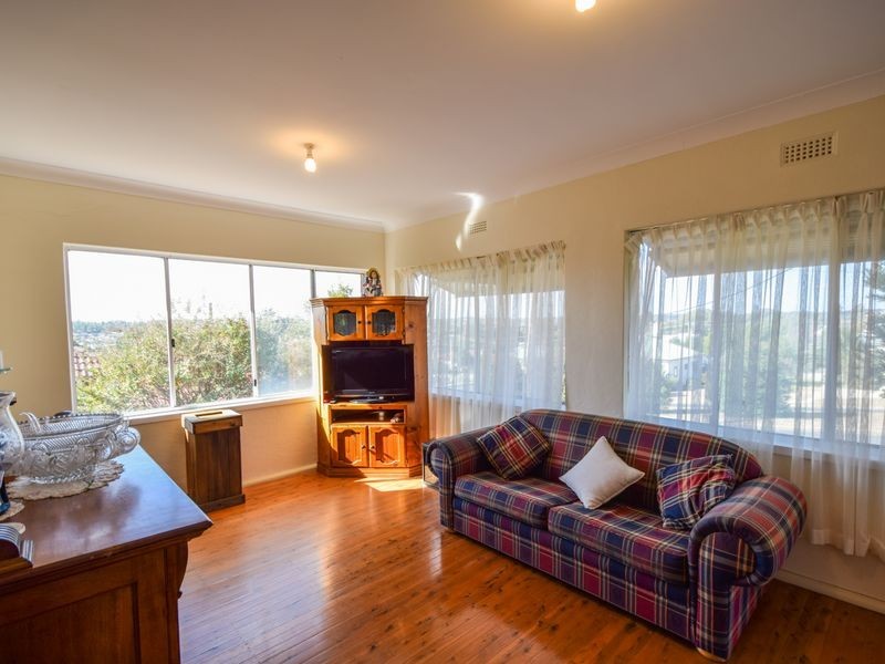 3 White Street, Young NSW 2594