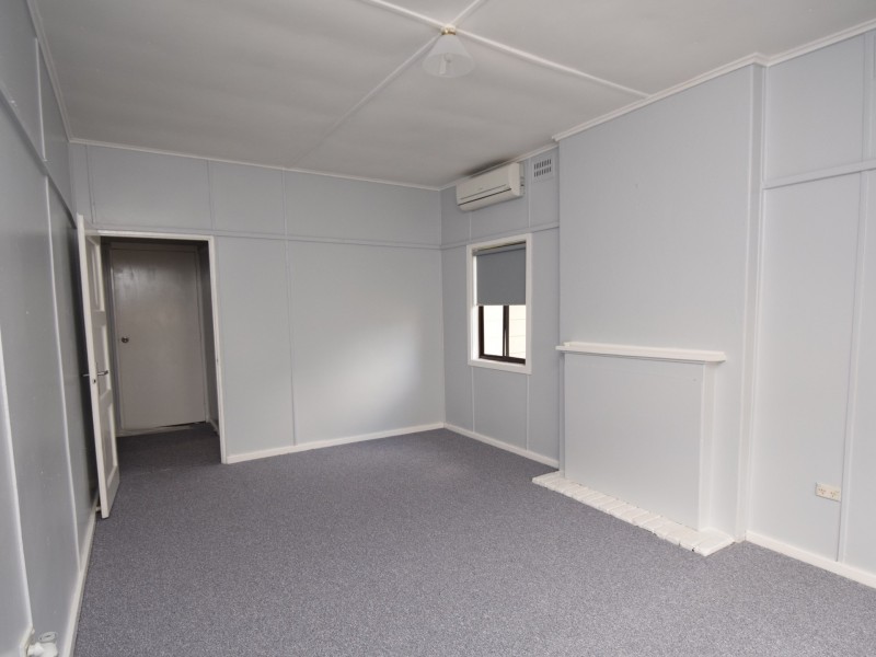17 Musgrave Street, Young NSW 2594