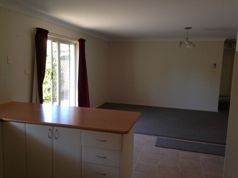 4/10 Binalong Street, Young NSW 2594