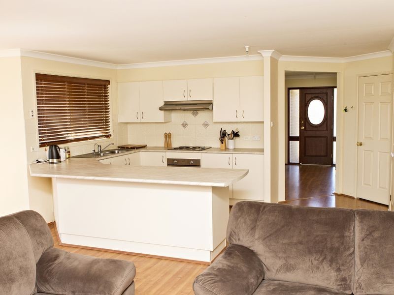 1 Hayden Place, Young NSW 2594