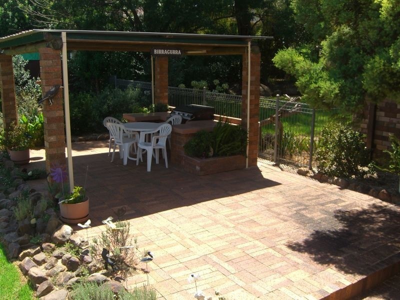 17 HARDY AVE, Young NSW 2594