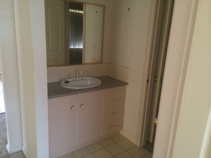 Unit 1/32 Nasmyth Street, Young NSW 2594