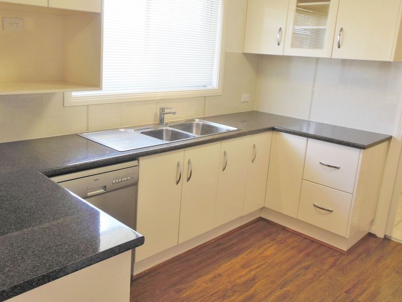 55B Templemore, Young NSW 2594