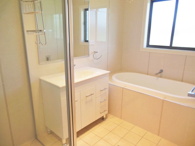 55B Templemore, Young NSW 2594