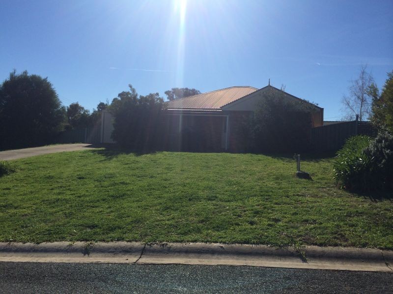 1 Samuel Court, Young NSW 2594