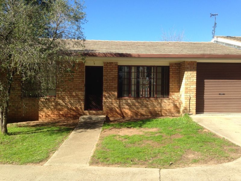 Unit 4/17 Miro Street, Young NSW 2594