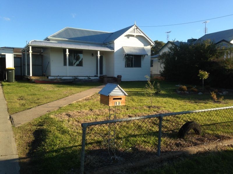 18 Currawong Street, Young NSW 2594