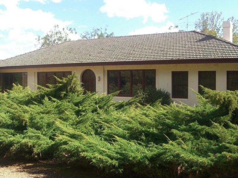 00 Warranoy Homestead, Young NSW 2594