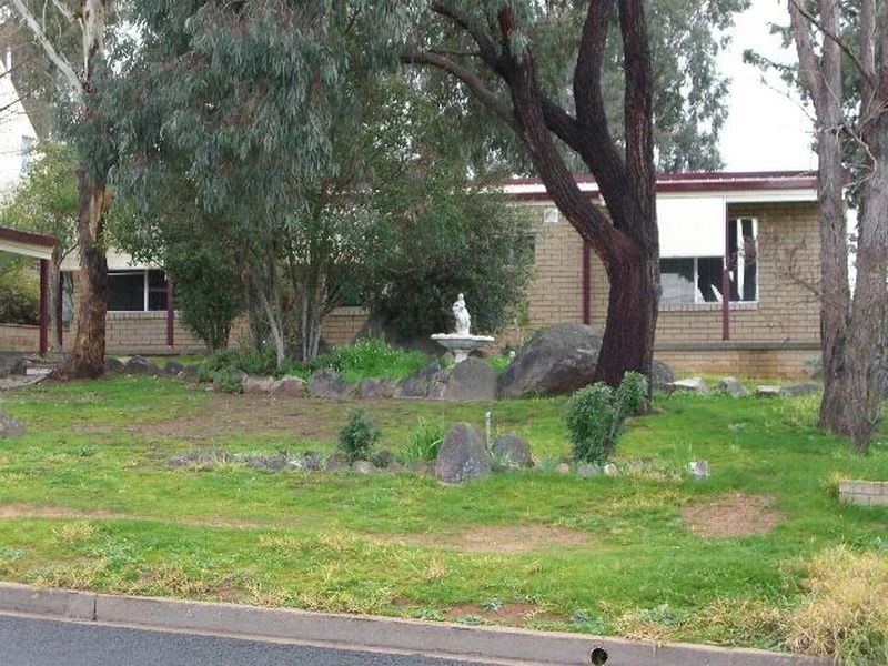 1 Fontenoy, Young NSW 2594