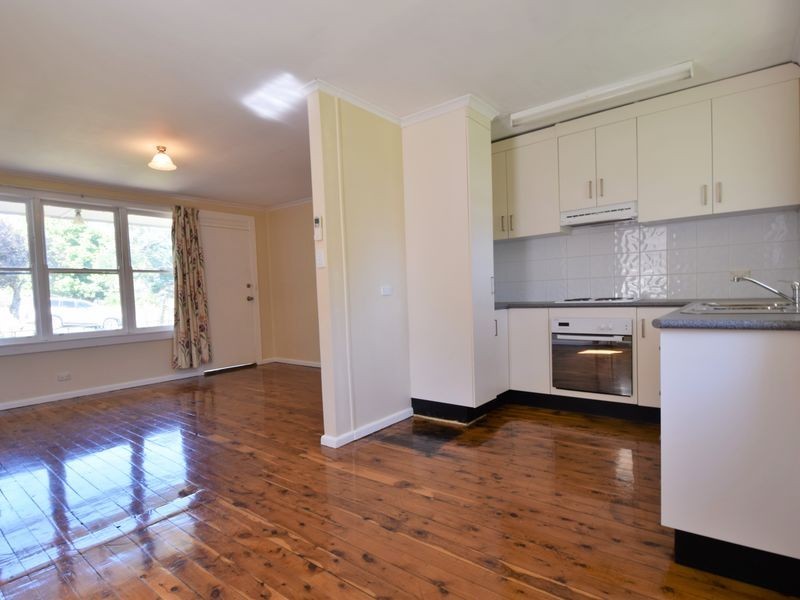 17 Clifton Street, Young NSW 2594