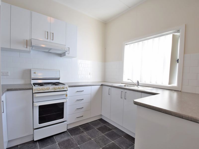 20 blackett Avenue, Young NSW 2594