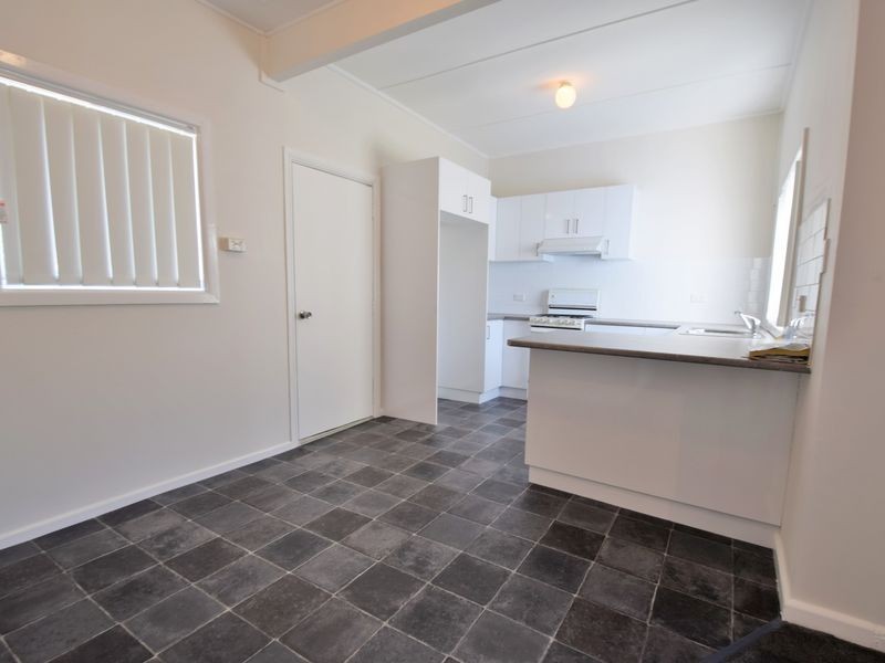 20 blackett Avenue, Young NSW 2594