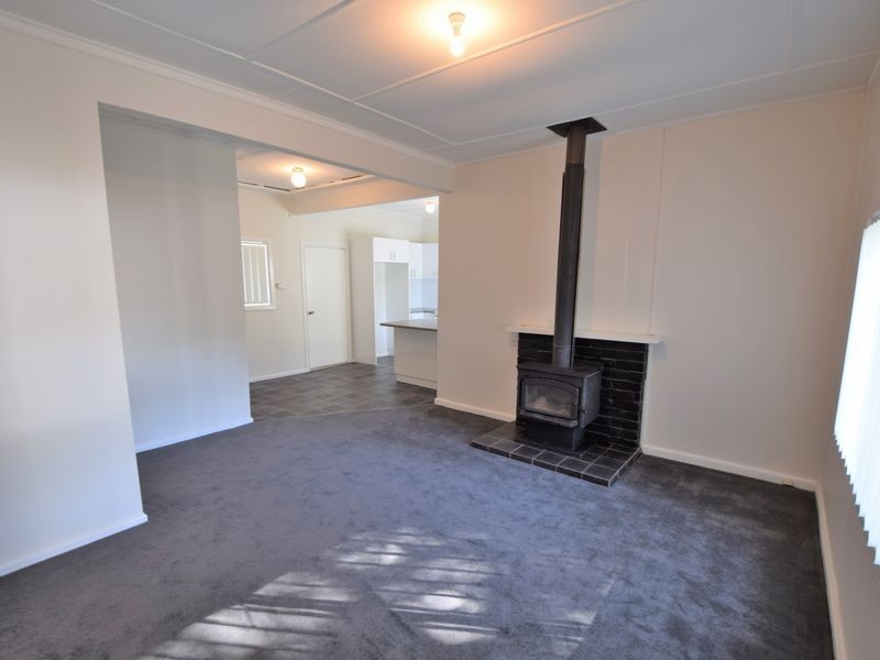 20 blackett Avenue, Young NSW 2594