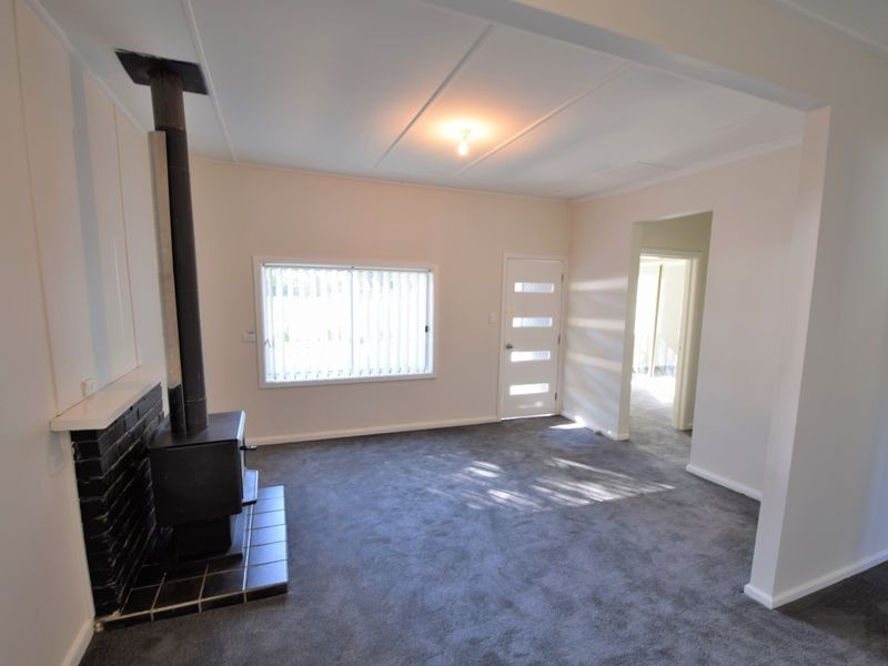 20 blackett Avenue, Young NSW 2594