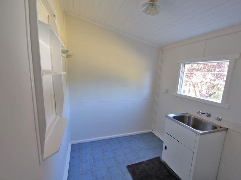 20 blackett Avenue, Young NSW 2594