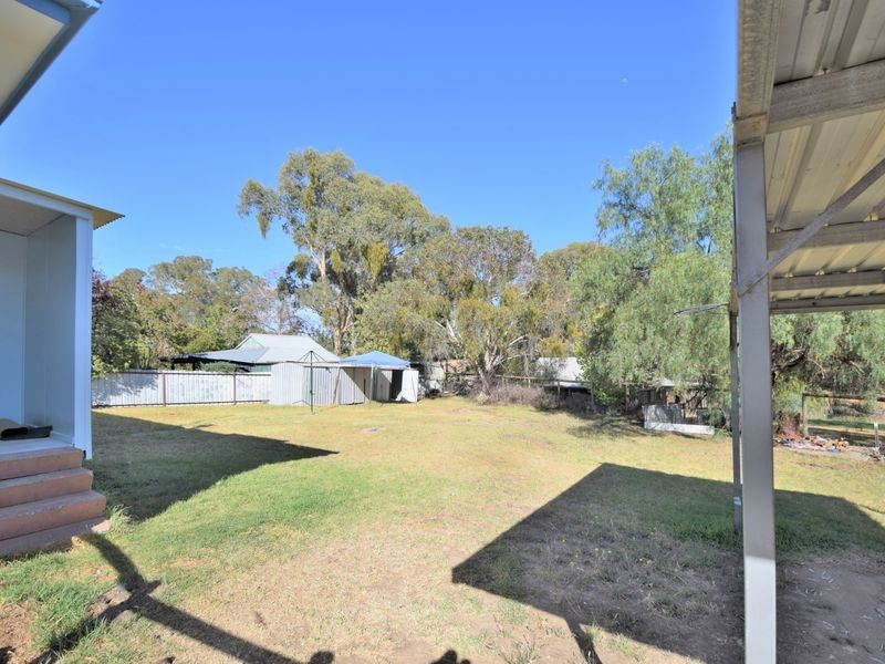 20 blackett Avenue, Young NSW 2594