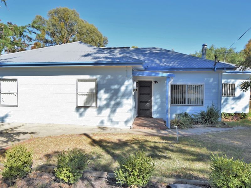 20 blackett Avenue, Young NSW 2594