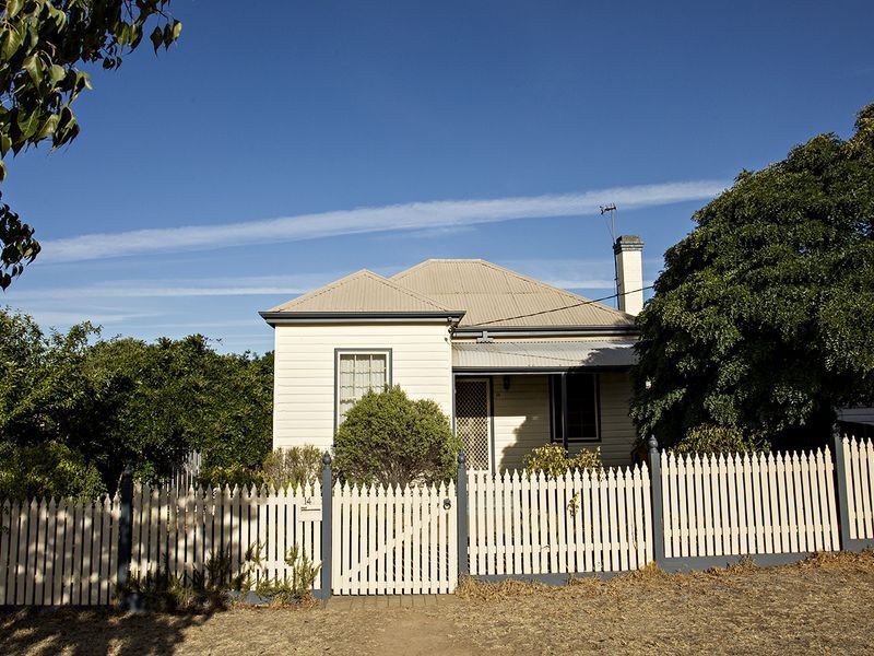 14 Yass Street, Young NSW 2594