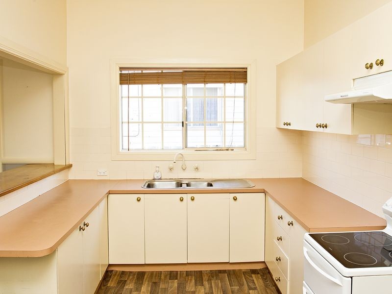 14 Yass Street, Young NSW 2594
