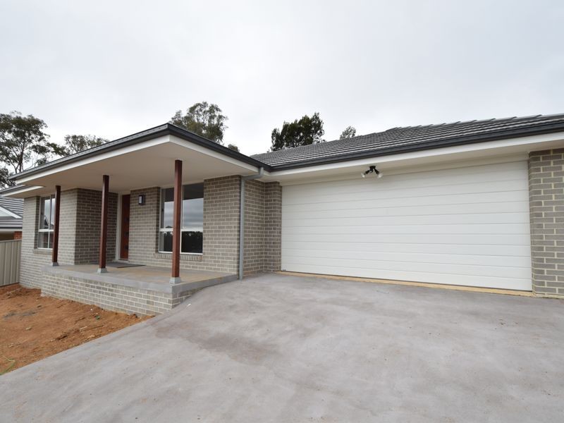 9 Henry Place, Young NSW 2594