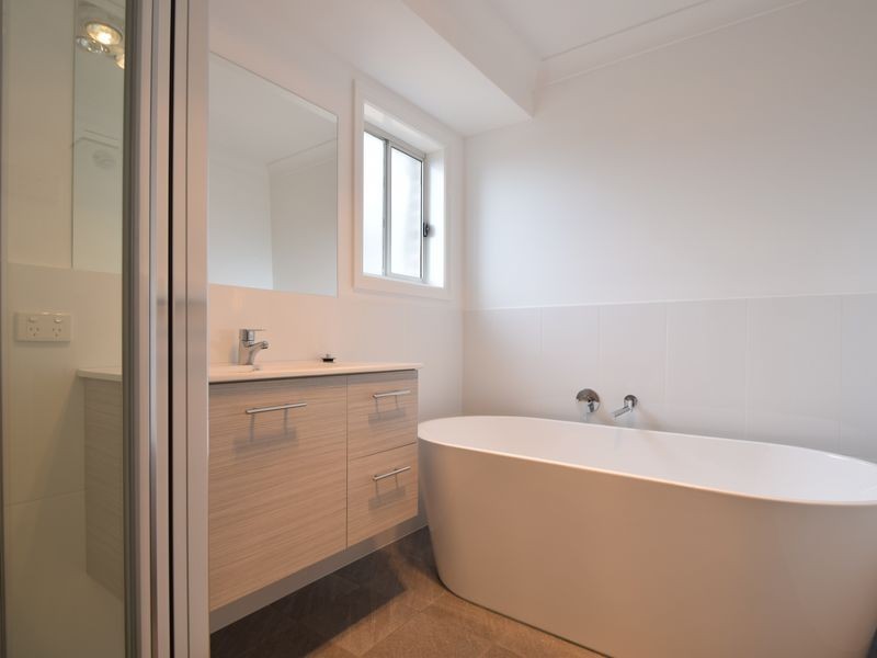 9 Henry Place, Young NSW 2594