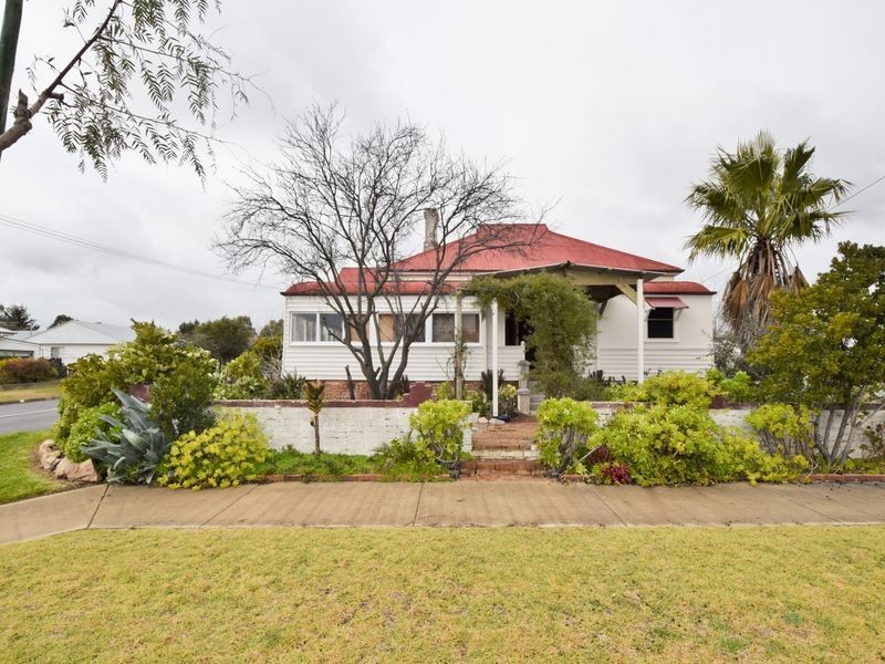 40 McLerie Street, Young NSW 2594