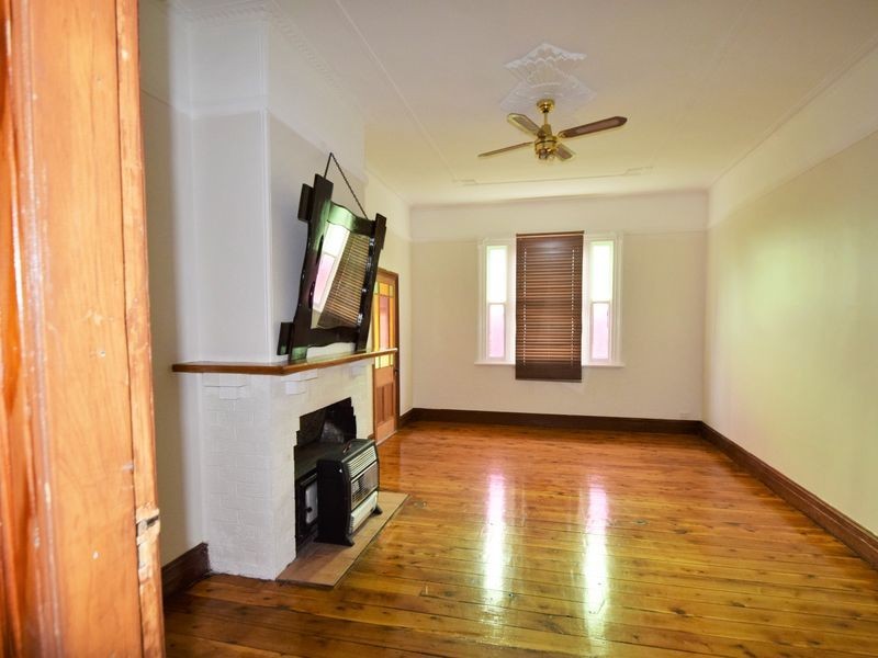 40 McLerie Street, Young NSW 2594