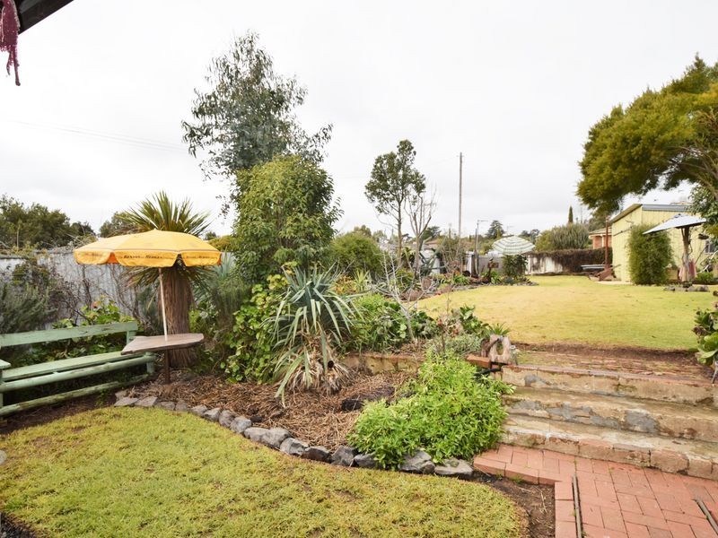 40 McLerie Street, Young NSW 2594