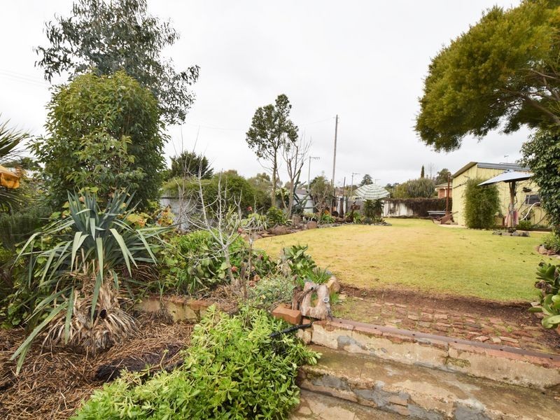 40 McLerie Street, Young NSW 2594