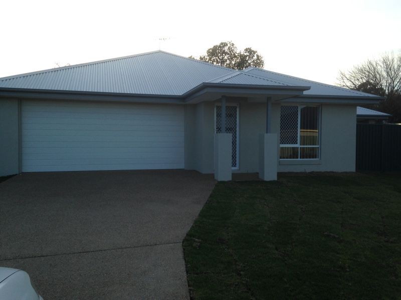 7 Molloy Place, Young NSW 2594