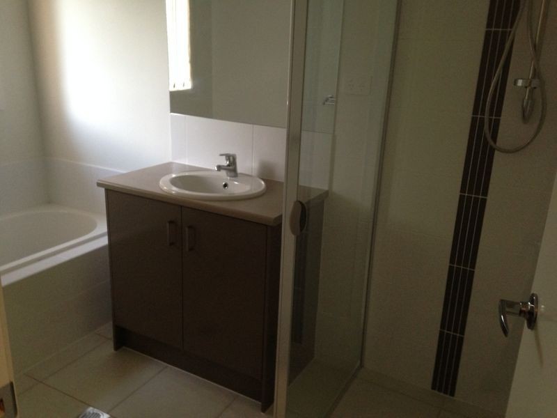 7 Molloy Place, Young NSW 2594