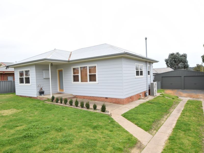 9 Spring Street, Young NSW 2594