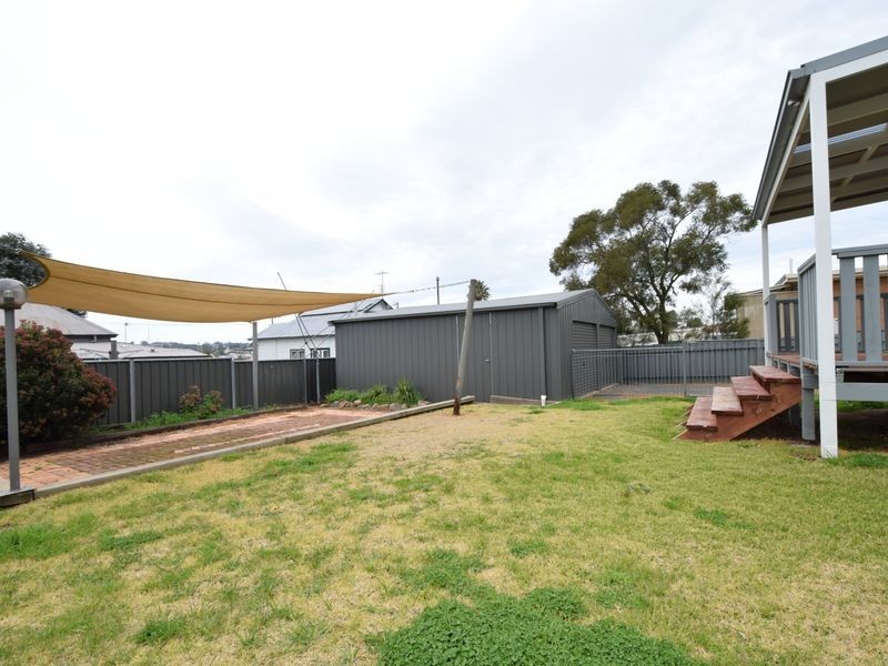 9 Spring Street, Young NSW 2594