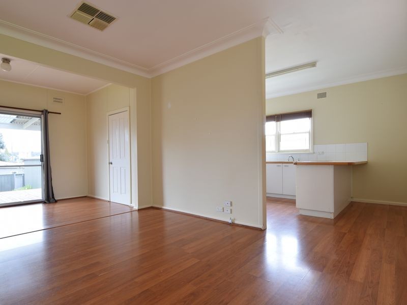 9 Spring Street, Young NSW 2594