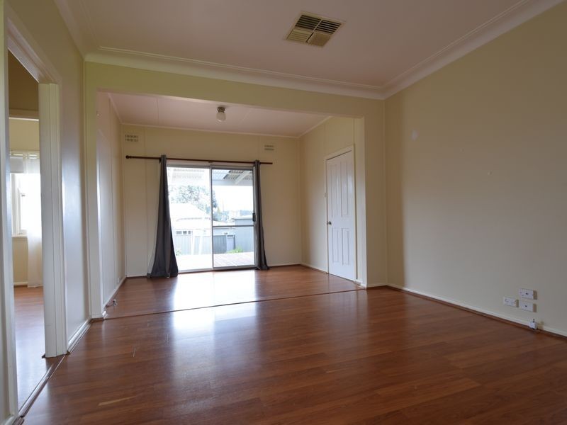 9 Spring Street, Young NSW 2594