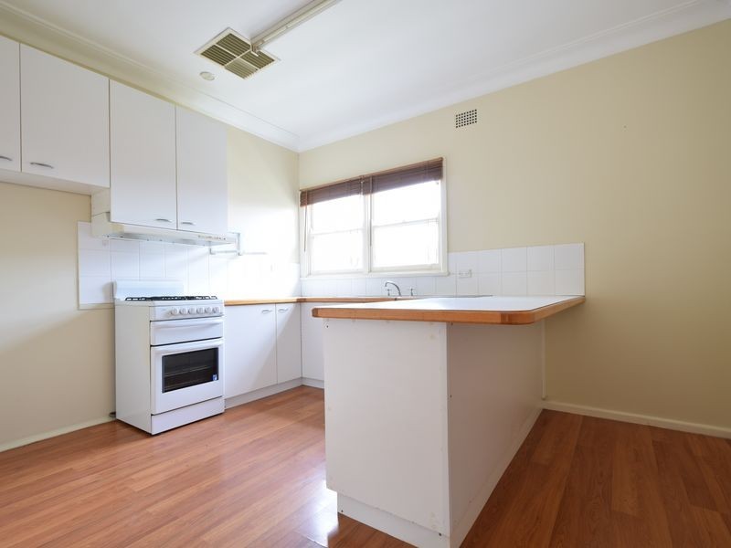 9 Spring Street, Young NSW 2594