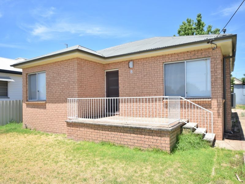 8 Miro Street, Young NSW 2594