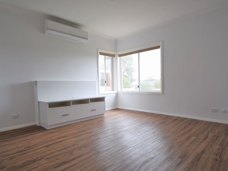 8 Miro Street, Young NSW 2594