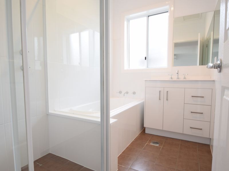 8 Miro Street, Young NSW 2594