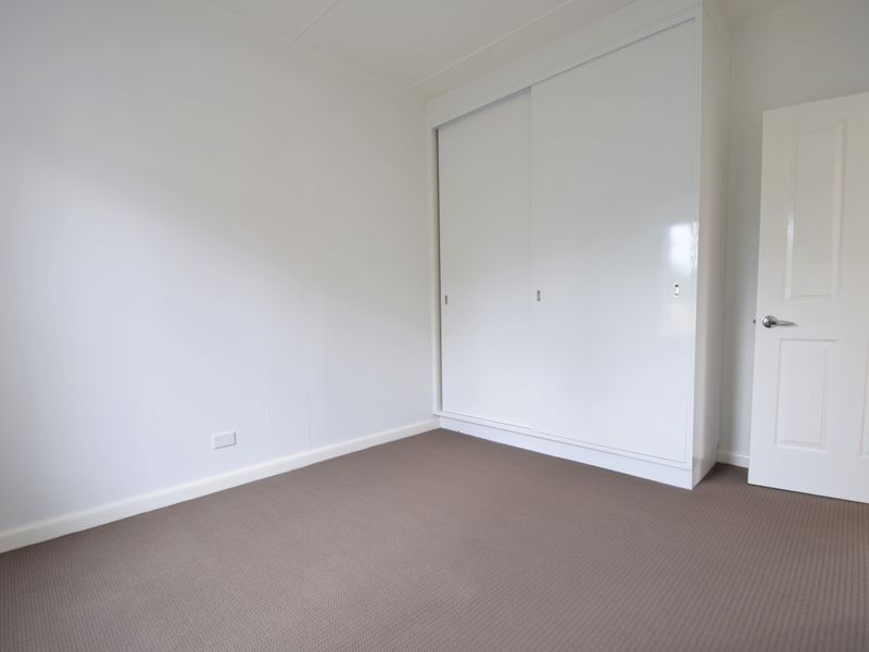 8 Miro Street, Young NSW 2594