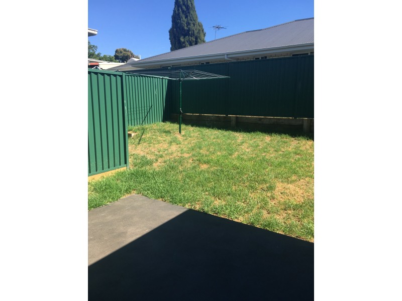 5 Molloy Place, Young NSW 2594