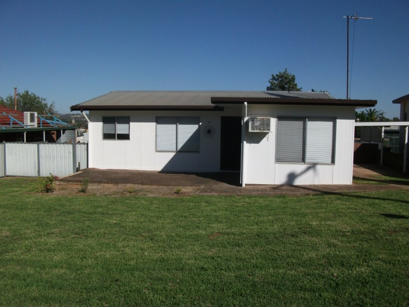7 Russell Street, Young NSW 2594