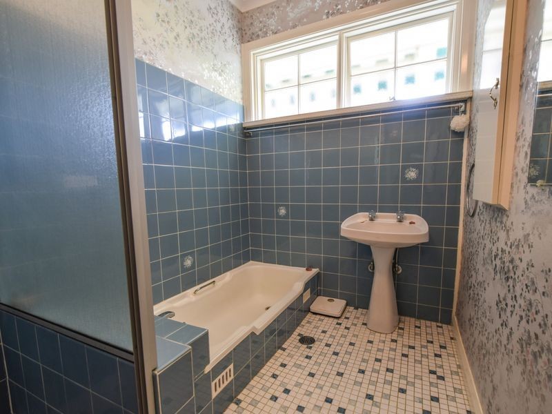 23 Fontenoy Street, Young NSW 2594