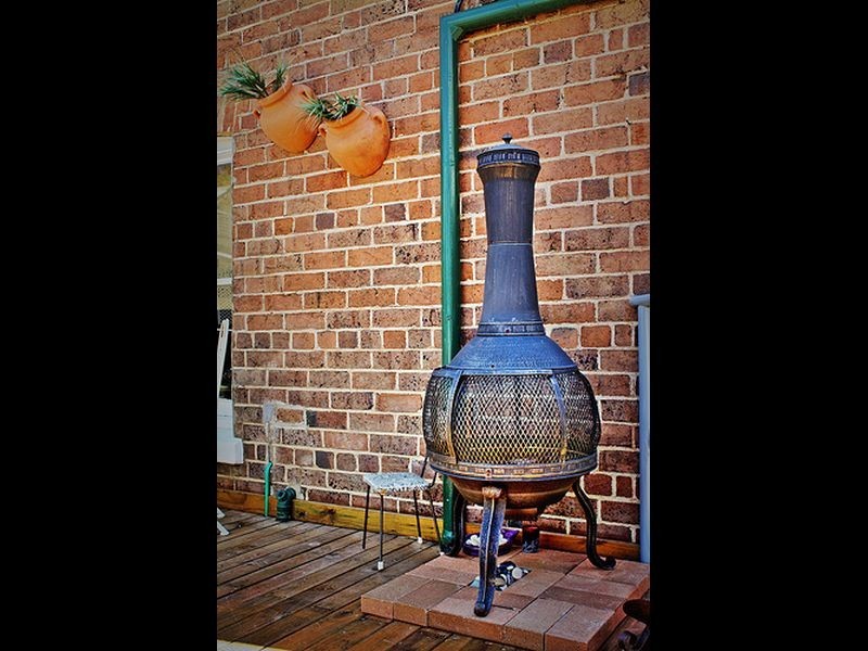 Vernon St, Young NSW 2594